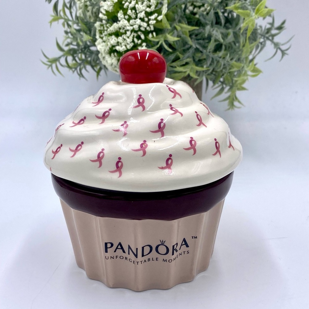 PANDORA unforgettable moments Ceramic Cupcake, Susan G. Komen, limited edition - Picture 1 of 10